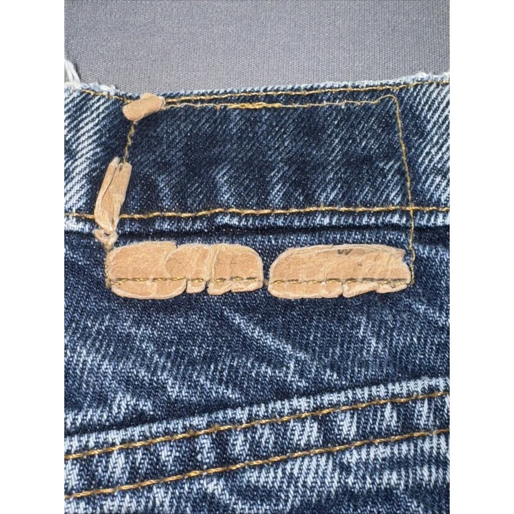 Levis please note